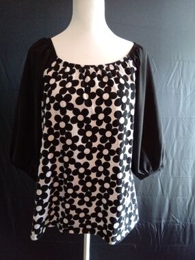 Cato Black‎ & White Floral Puff-Sleeve Tunic Top